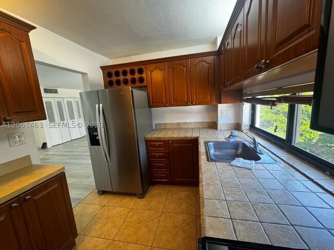 Building Photo - 17011 N Bay Rd Unit 412