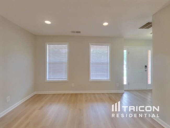 Photo - 134 Hunters Chase