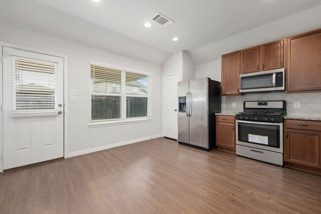 Photo - 17555 Greystanes Rd