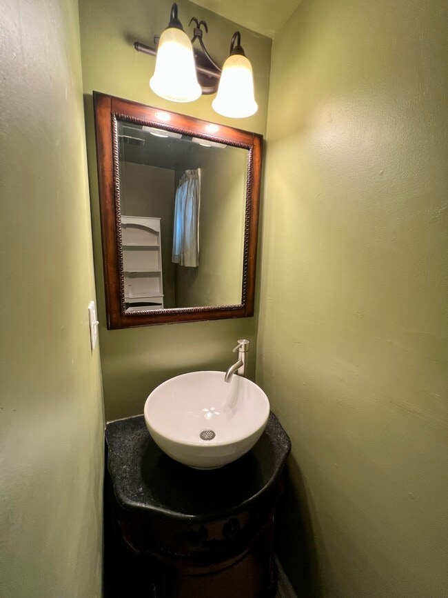 Photo - 1202 Vine St