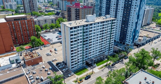 Photo - Signature Tower