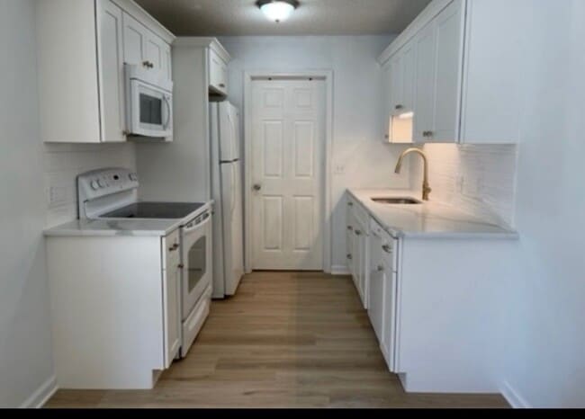 Photo - 212 11th Ave S