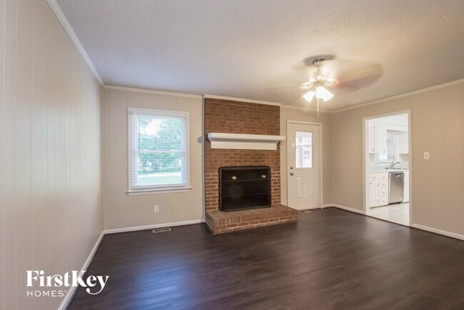 Photo - 1023 Lightwood Dr