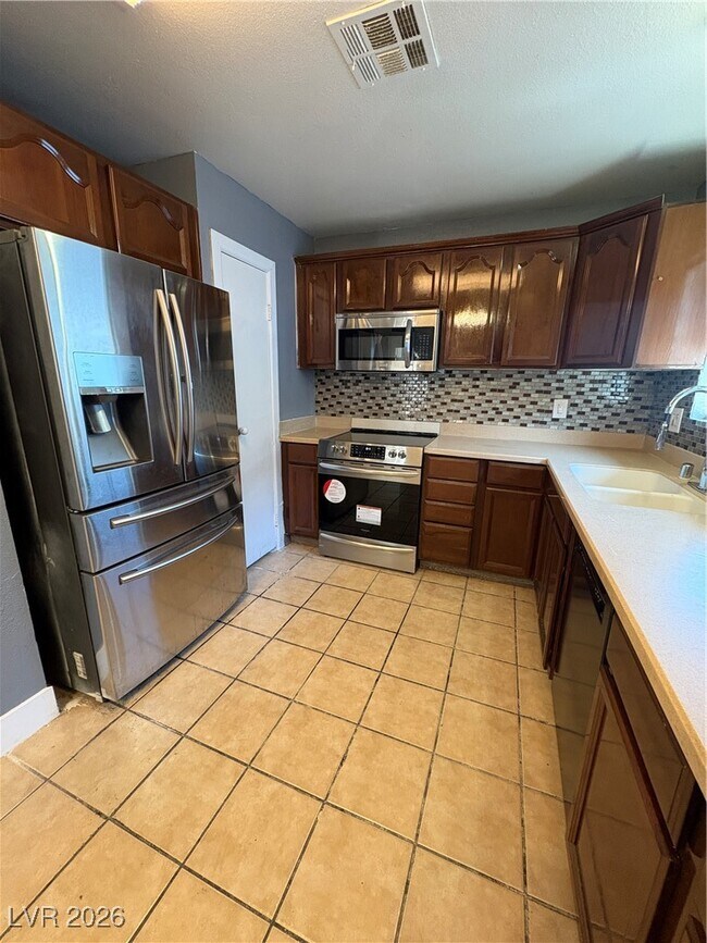 Photo - 6215 Don Zarembo Ave