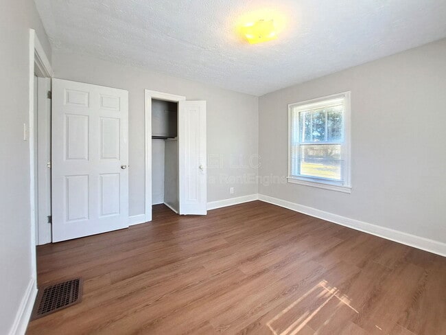 Photo - 341 N 42nd St