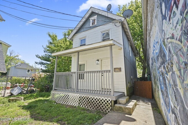 Photo - 1006 Sewall Ave