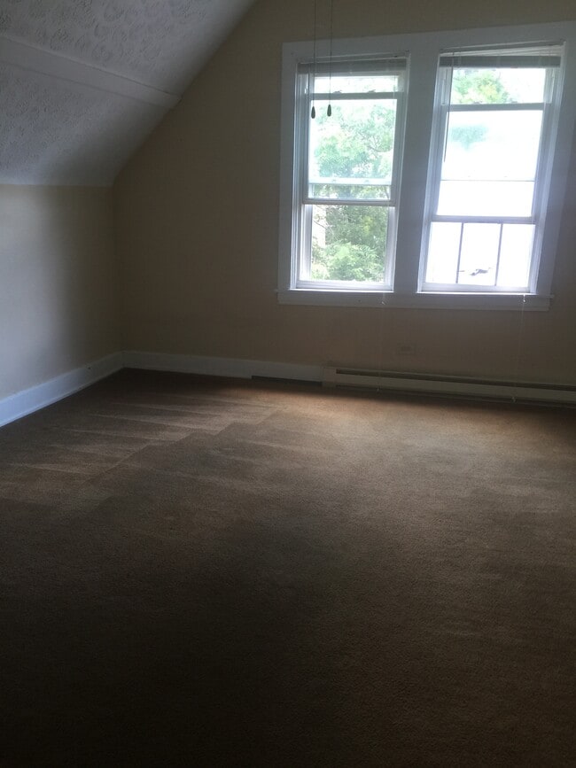 Bedroom - 112 Lyon St Unit 3