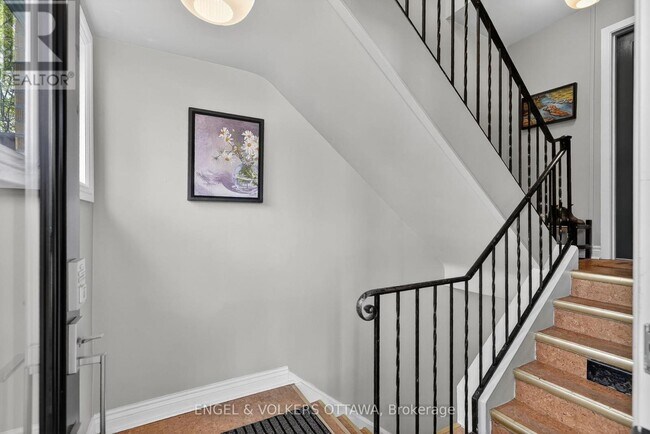 Photo - 541 Evered Ave