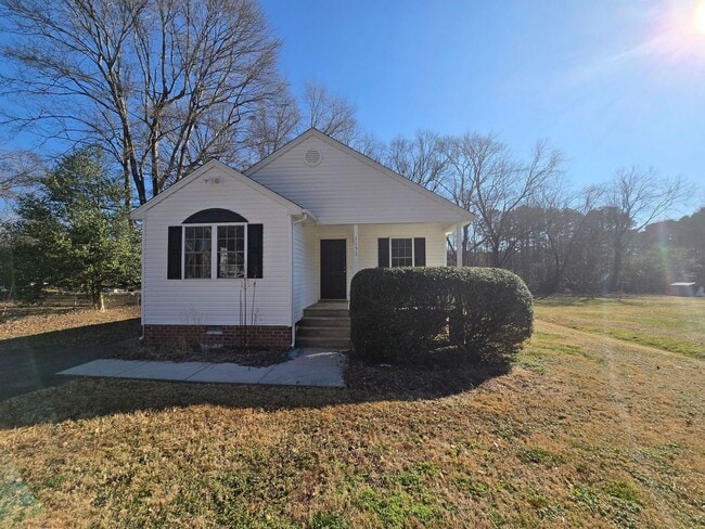 Building Photo - REMODELED - 3 bedroom house in Petersburg
