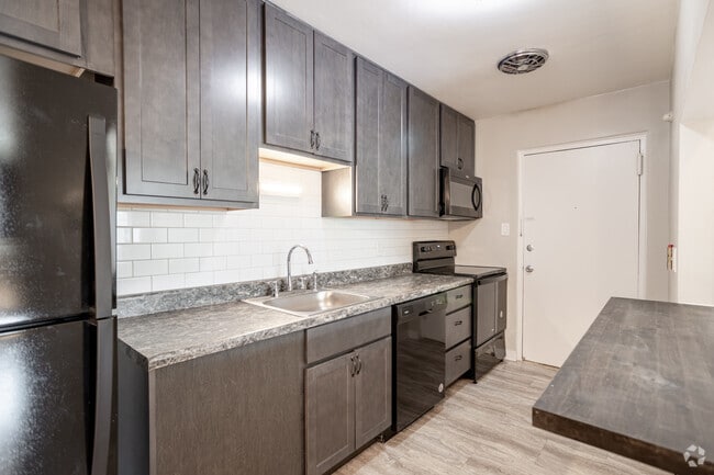 2BR, 1BA - Kitchen