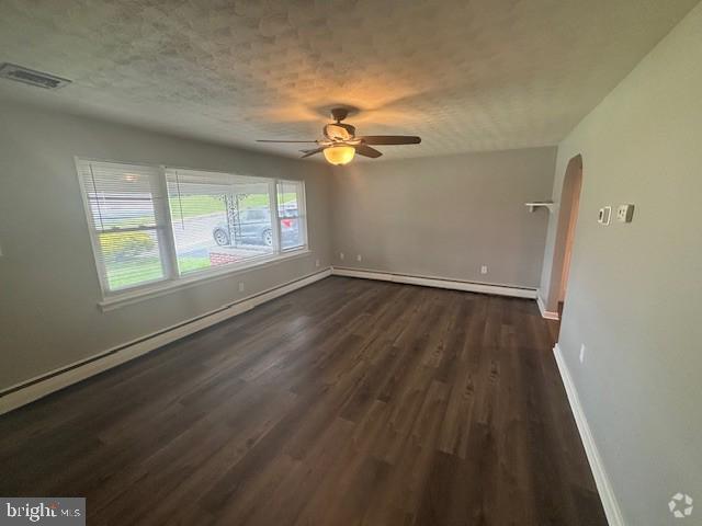 Building Photo - 43 N Lee St Rental