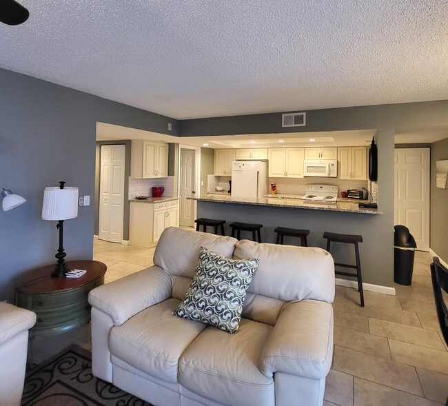 Photo - 750 Egret Cir Unidad 6105