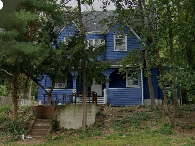 Building Photo - 812 Edgewood Ave