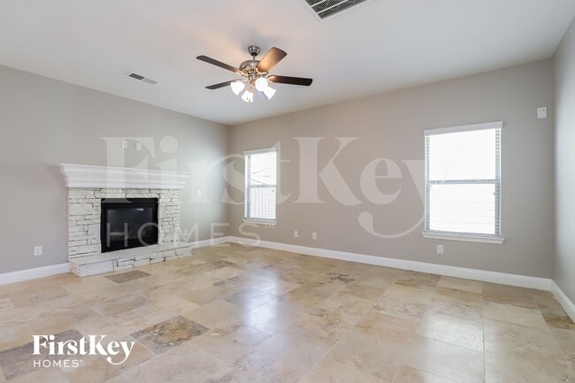 Photo - 5931 Lexington Way