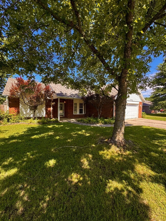 Photo - 3802 SW Maple Rd
