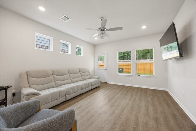 Photo - 10216 Badger Run Ln