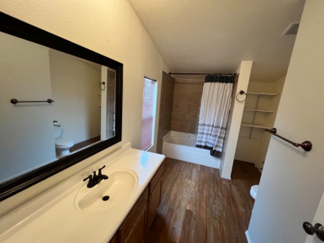 Photo - 2158 Colonial Rd