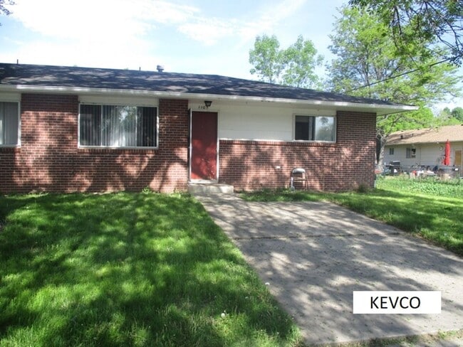 Building Photo - 1105-1107 Fuqua Dr Unit 1105 Fuqua Dr