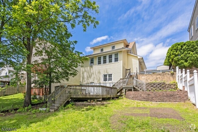 Building Photo - 16 E Munson Ave Rental