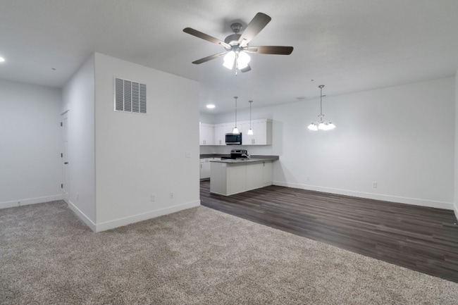 Photo - 710 715 S Unit J201