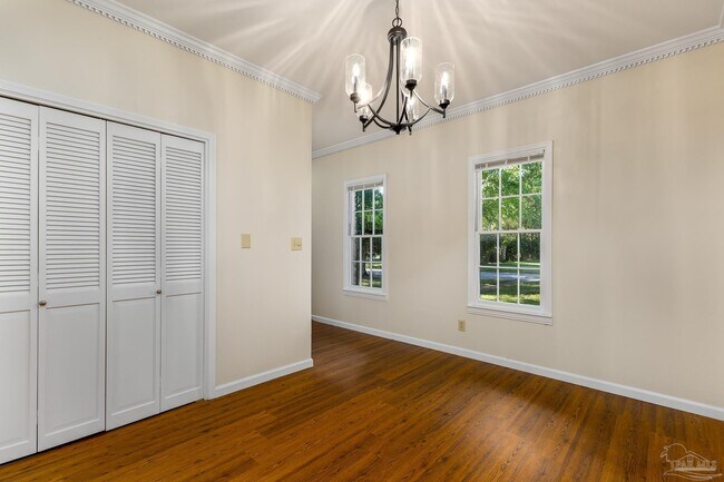 Photo - 424 W Lee St