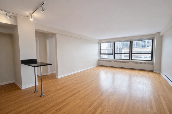 Photo - 4180 N Marine Dr Unit 1403