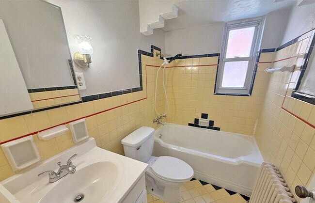 Photo - 948 Ludlow Ave Unit 948-03