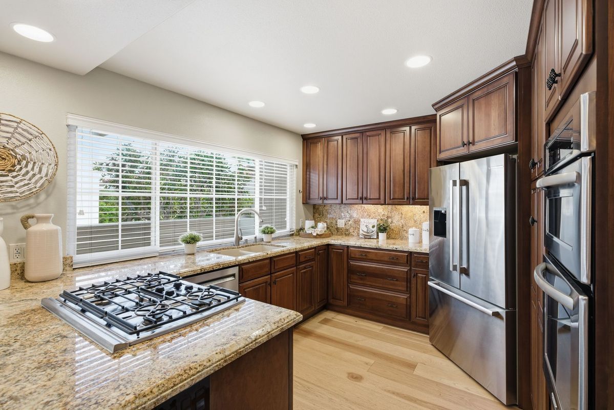 Photo - 19281 Meadowood Cir