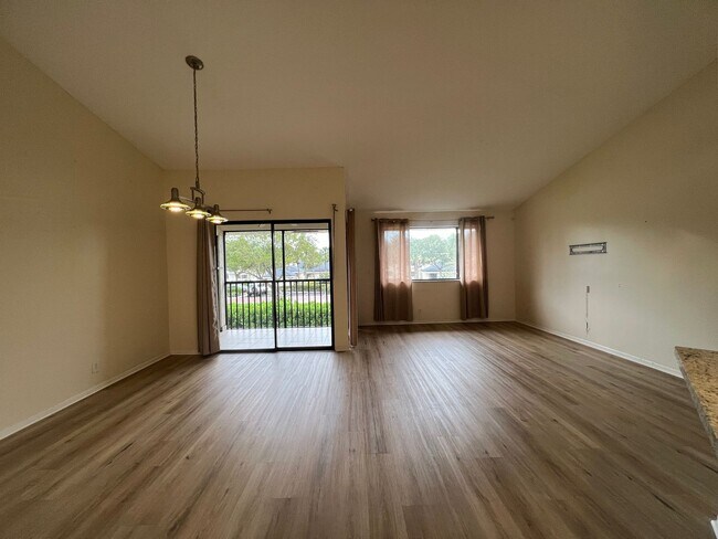 Photo - Comfort & Convenience in Plantation – 2BR/...