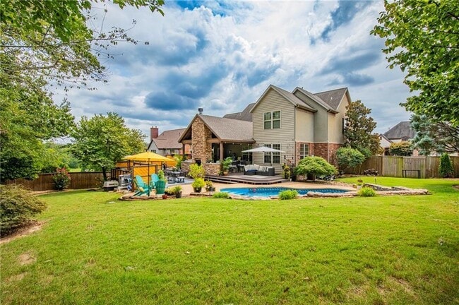 Photo - 1706 NW Autumn Ave