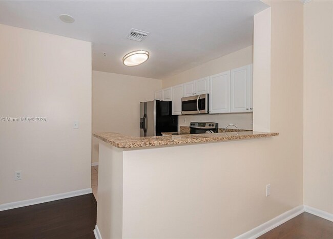 Photo - 520 SE 5th Ave Unidad N1100