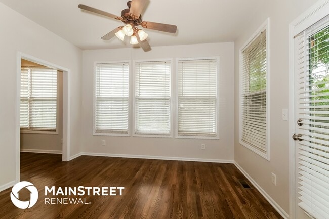 Photo - 1411 Russell Road