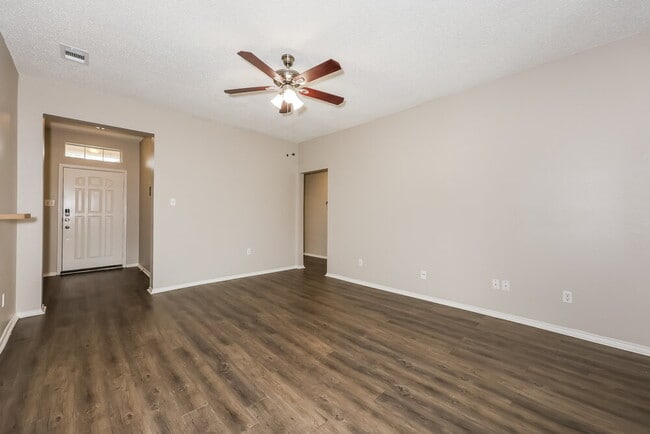 1433 Spicewood Dr