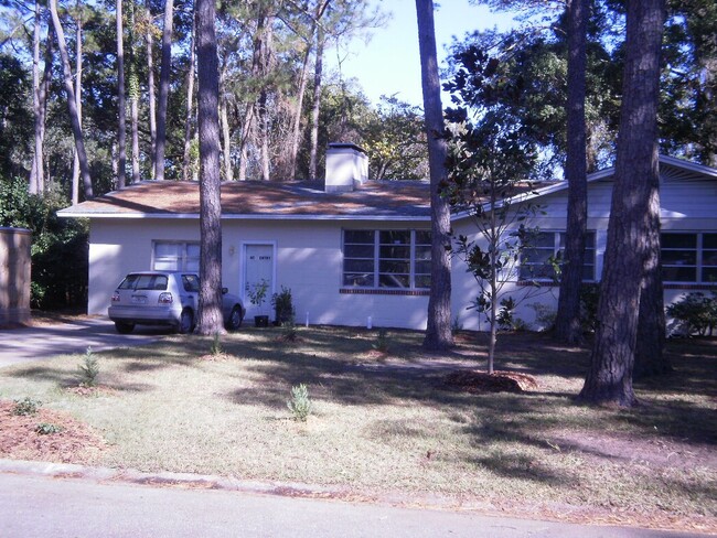 3BR/2BA close to the University of Florida... - 3BR/2BA close to the University of Florida... House