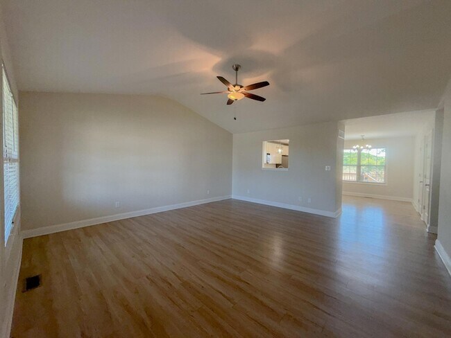 Photo - 1140 Orchard Dr