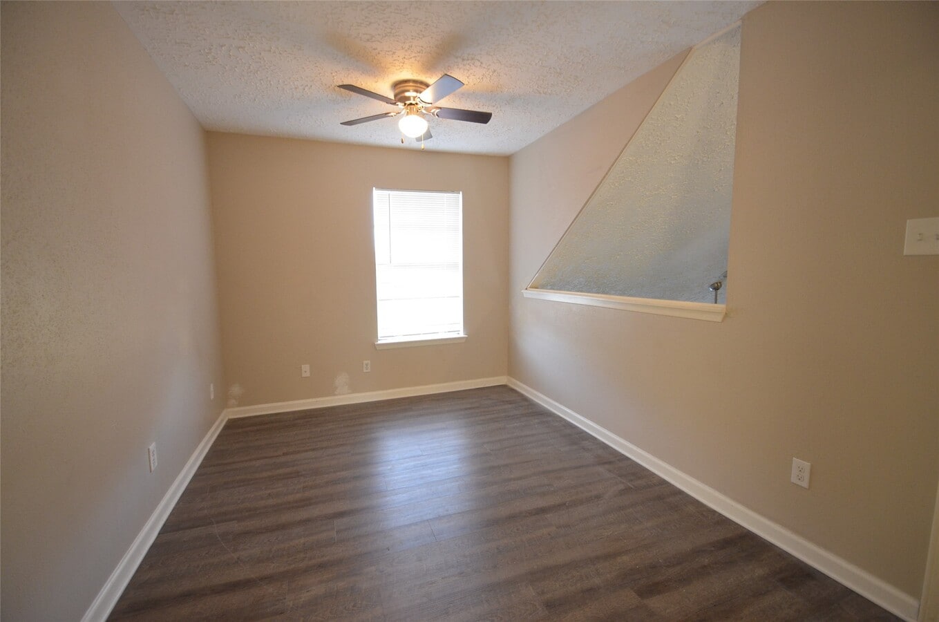 Photo - 1902 Whitebriar Dr