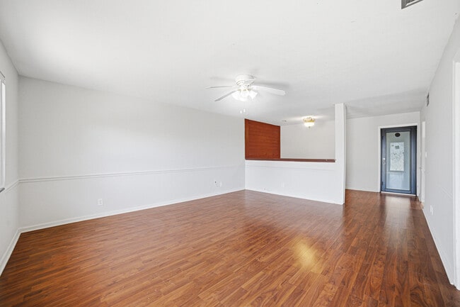 Photo - 2895 Via Del Lago