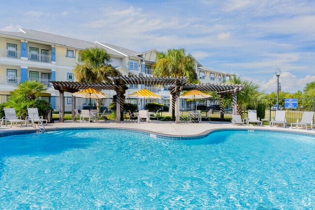 Sundeck - Lakeside Apartments