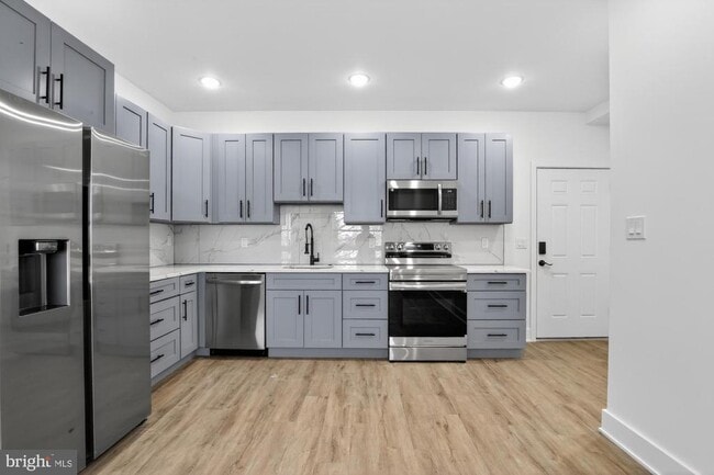 Building Photo - 2331 E York St Unit 4