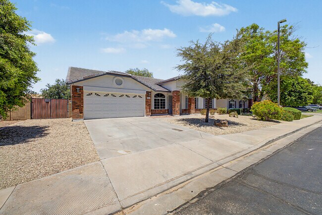 Photo - 2866 E Toledo Ct