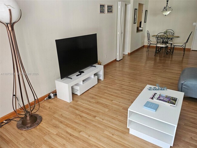 Photo - 5161 Collins Ave Unit 603