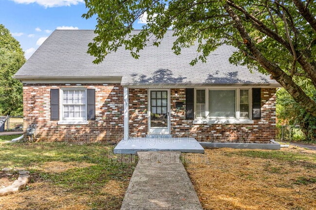 Building Photo - 312 Boiling Springs Dr