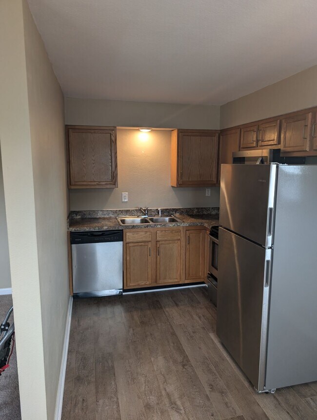 Photo - 140 Main Ave