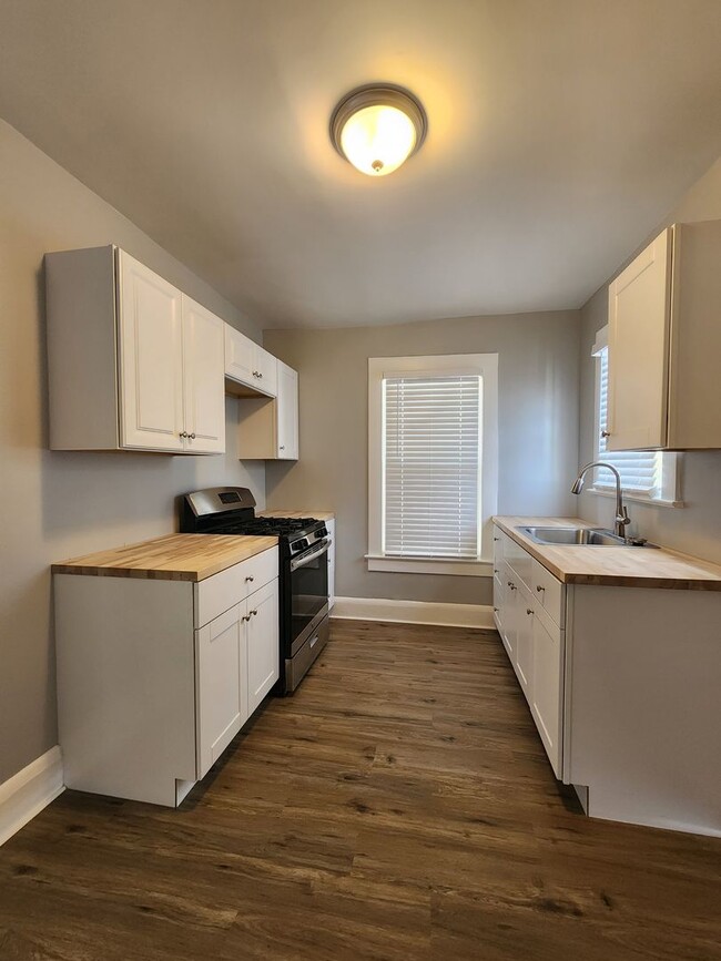 301 Country Club Oval Unit 301-9