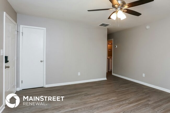 Photo - 2858 Spruce Point Rd