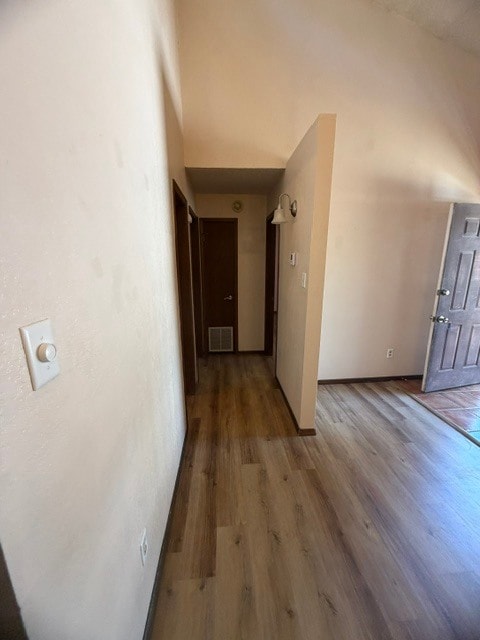 Photo - 303 Racquet Dr
