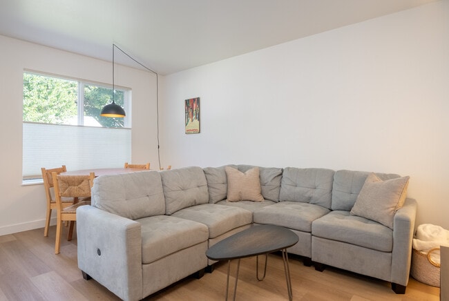 Photo - 1310 Mitchell St