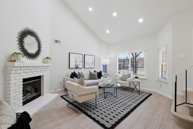 Photo - Bright and Modern 3BD/2BA Single-Family Home in Creekside South!