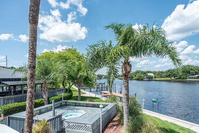 Photo - 2424 W Tampa Bay Blvd