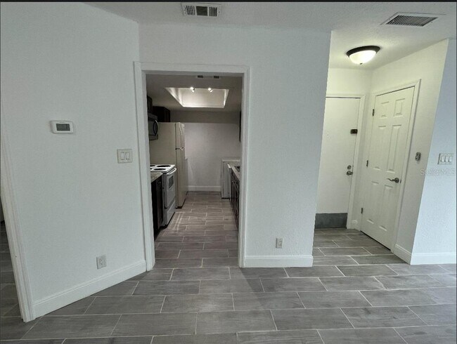 Photo - 2526 Lemon Tree Ln Unit L